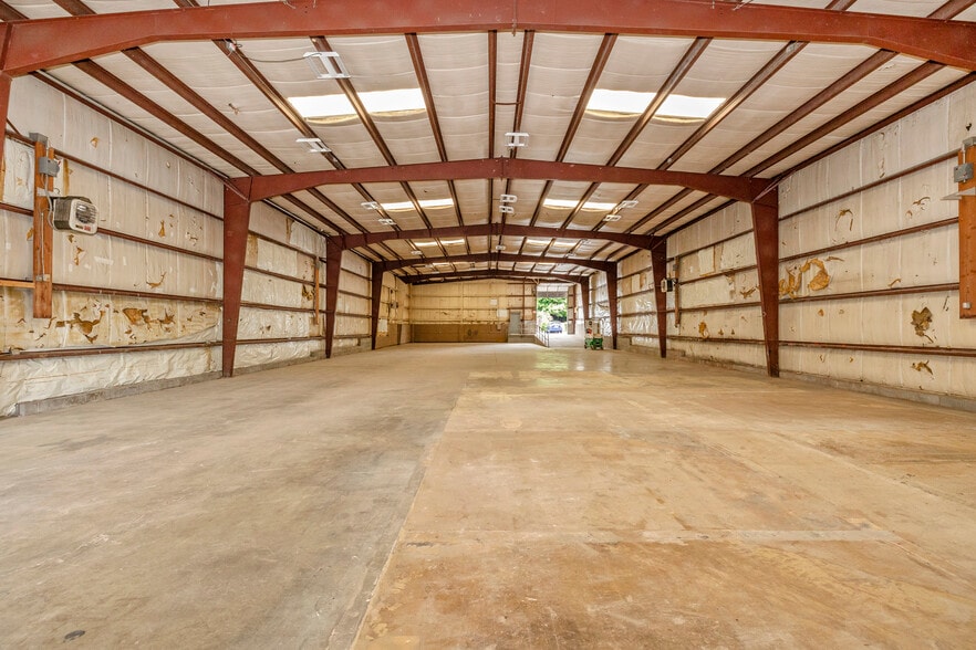 More Photos Of 329 E 2nd St, Frederick Warehouse For Lease