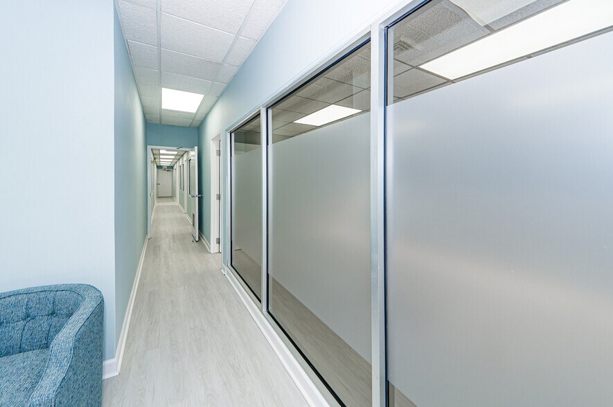 More Photos Of 2155 N Park Ln, Charleston Office For Lease