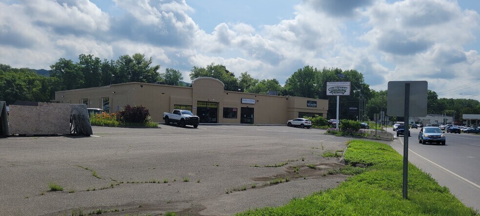 More Photos Of 5 Danbury Rd, New Milford Storefront Retail Office For Sale