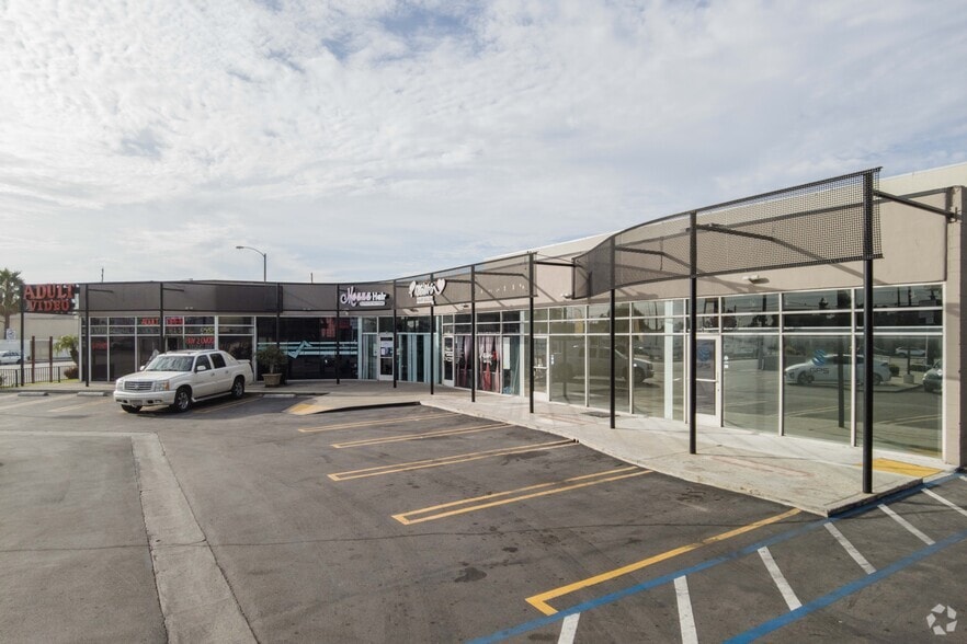 More Photos Of 913-915 W Manchester Blvd, Inglewood Unknown For Lease