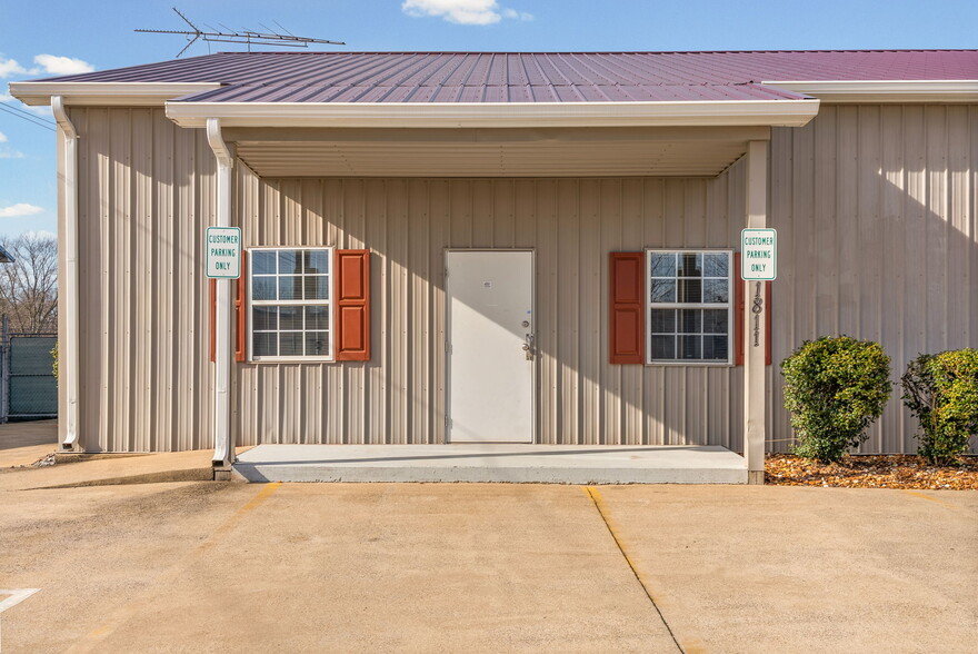 More Photos Of 1811 Alpine Dr, Clarksville Light Manufacturing For Lease