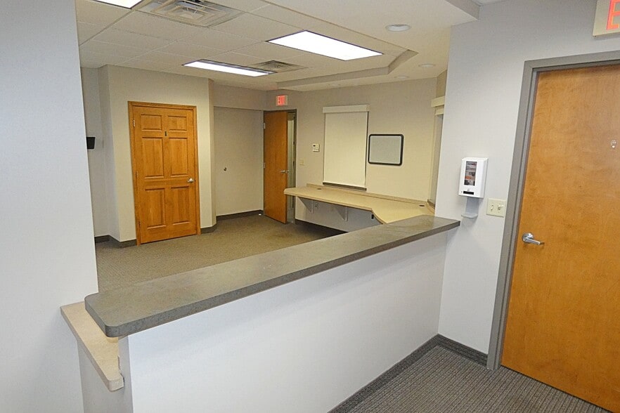 More Photos Of 1829 Maple Rd, Williamsville Medical For Lease