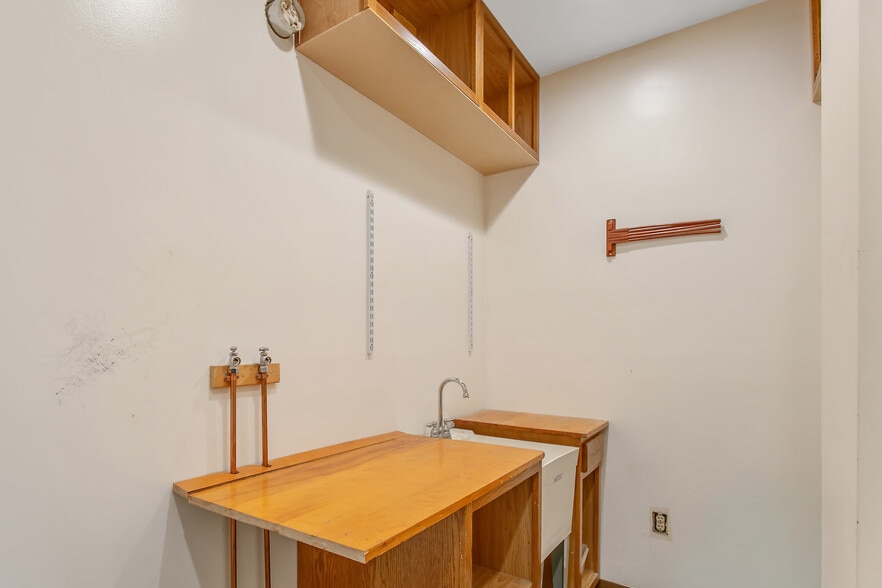 More Photos Of 226 Hawley Ave, Syracuse Freestanding For Sale