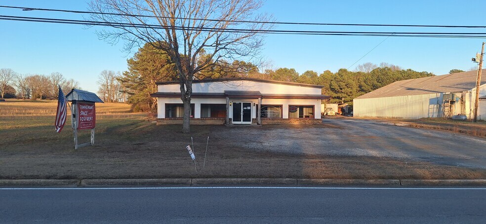 More Photos Of 15858 US Highway 231, Union Grove Freestanding For Lease