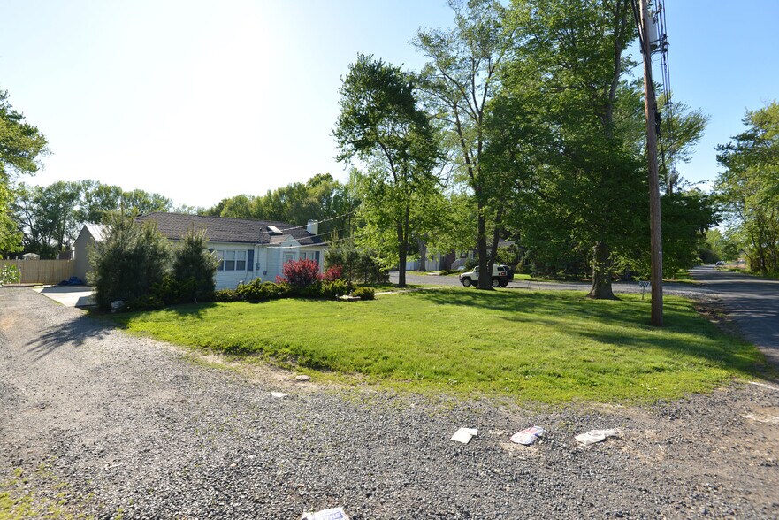 307 Gravel Hill Rd, Monroe Township, NJ 08831 Industrial Live Work