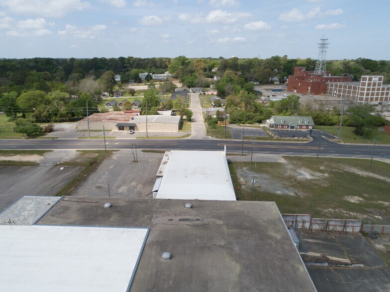 More Photos Of 301 Robeson St, Fayetteville Freestanding For Lease