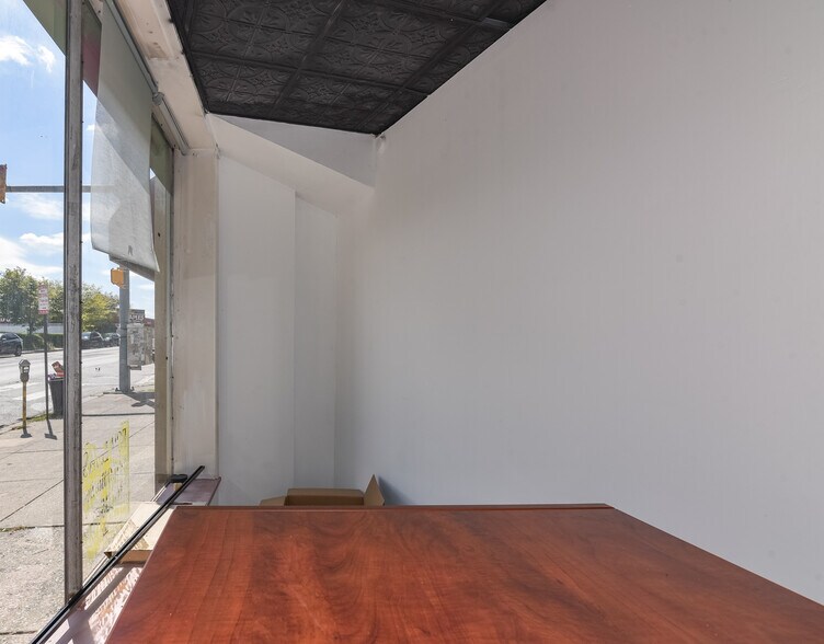 More Photos Of 5900 York Rd, Baltimore Storefront Retail Office For Sale