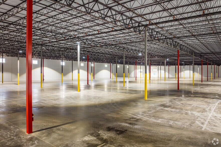 More Photos Of 3611 Jonesboro Rd, Atlanta Distribution For Lease