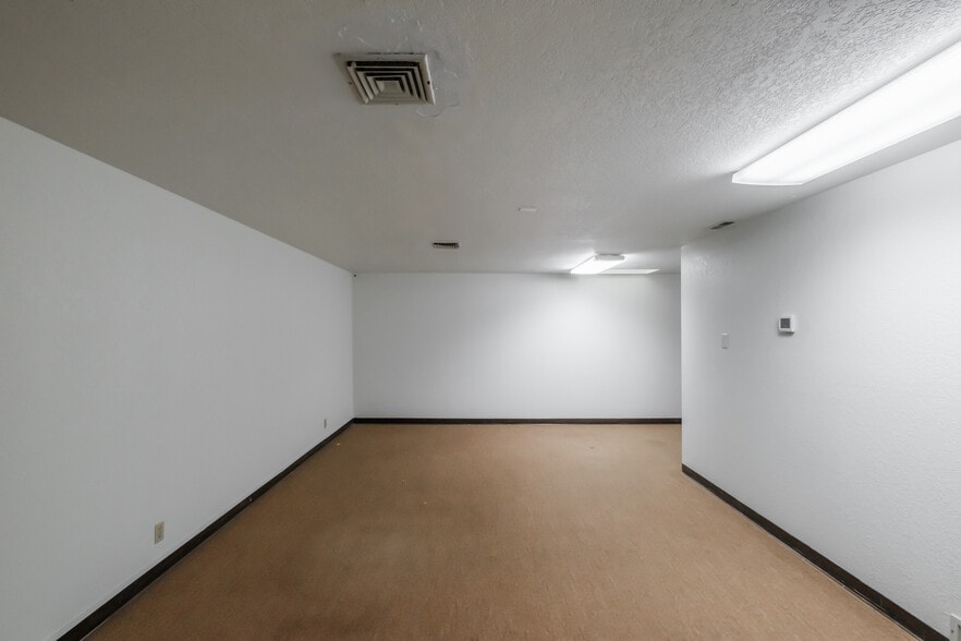 More Photos Of 1131 S Commercial Way SE, Albany Warehouse For Sale