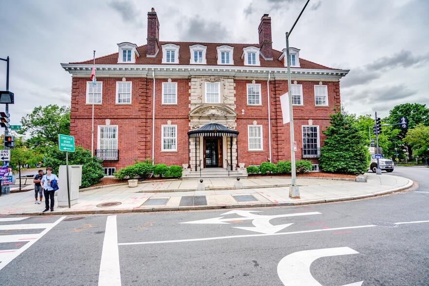 More Photos Of 2040 S St NW, Washington Office For Sale