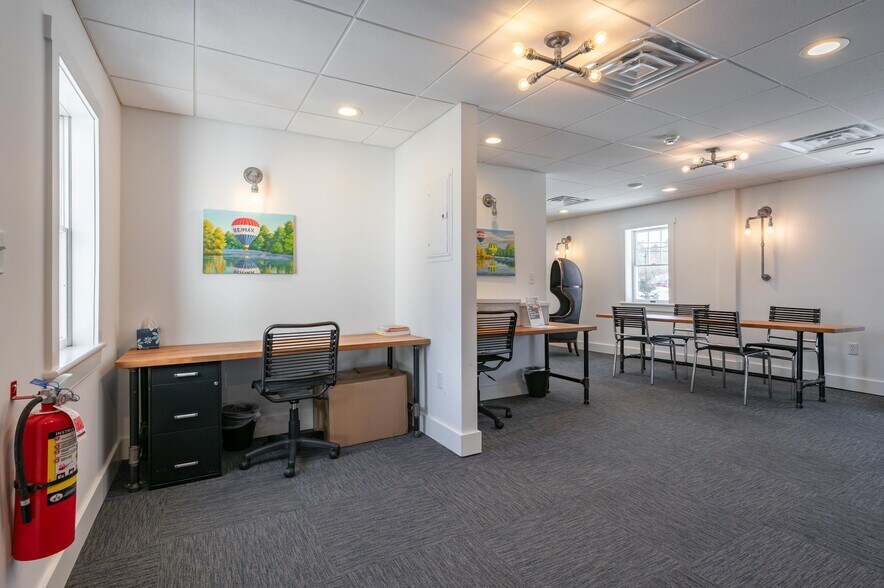More Photos Of 2 Ash St, Hollis Office For Sale