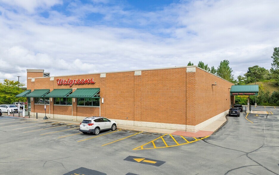 More Photos Of 3900 N US 31 South, Traverse City General Retail For Sale