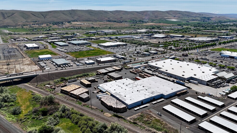 More Photos Of 2255 Longfibre Rd, Yakima Warehouse For Sale