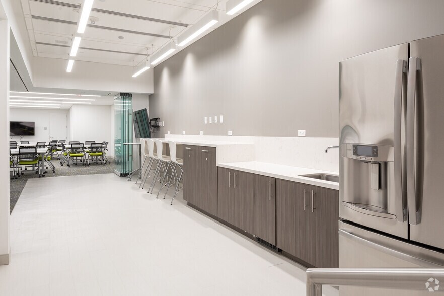 More Photos Of 1515 N Courthouse Rd, Arlington Office For Lease