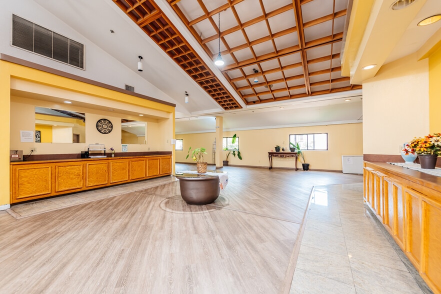 More Photos Of 2690 Riverside Dr, Macon-Bibb Hotel For Sale