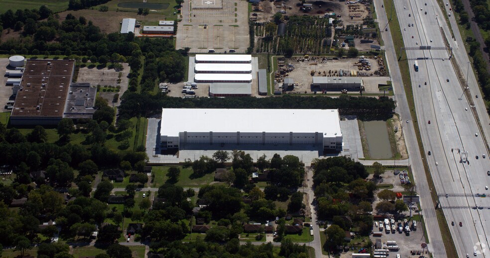More Photos Of 21420 Northwest Fwy, Cypress Distribution For Lease