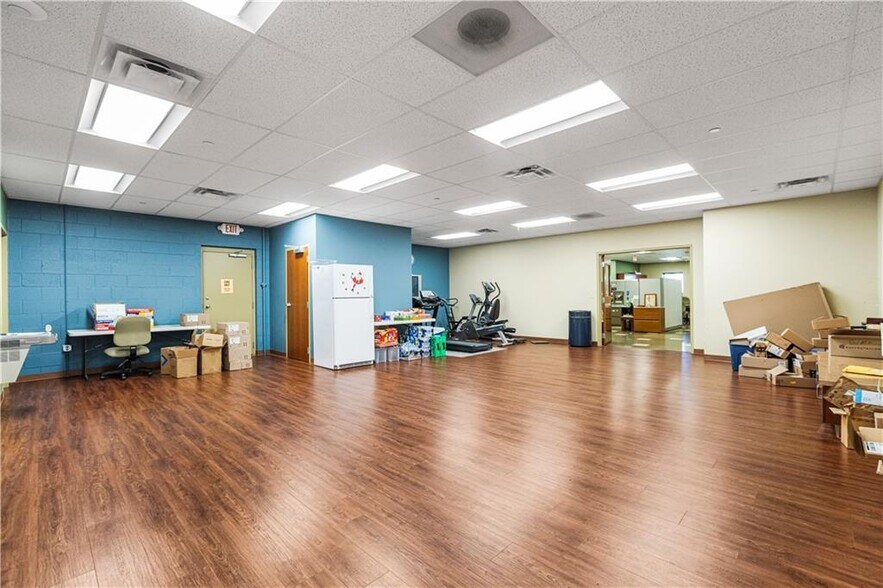 More Photos Of 1900 Belt hwy, Saint Joseph Department Store For Sale