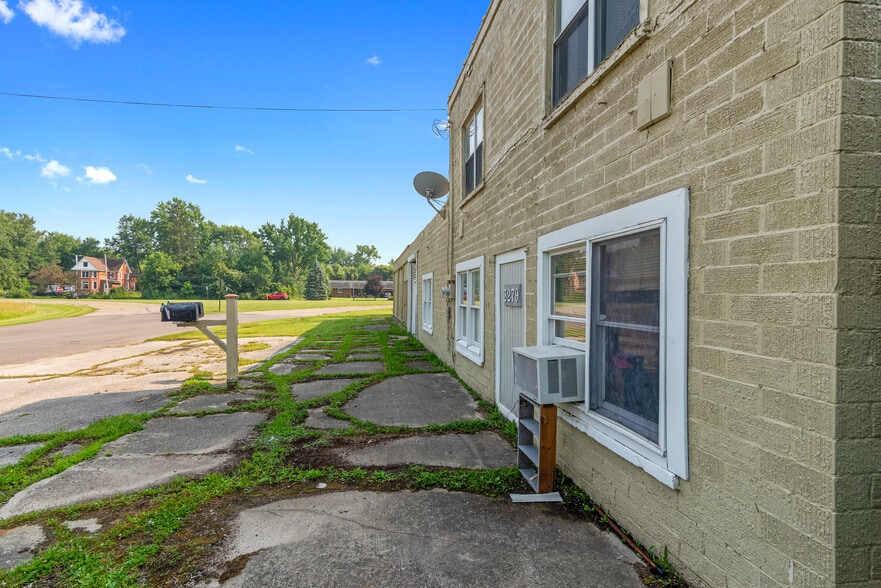 More Photos Of 3279 Emmett Rd, Emmett Multifamily For Sale