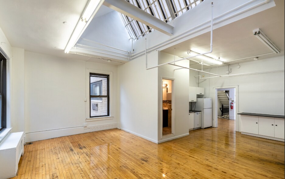 More Photos Of 110 E 23rd St, New York Office Residential For Lease
