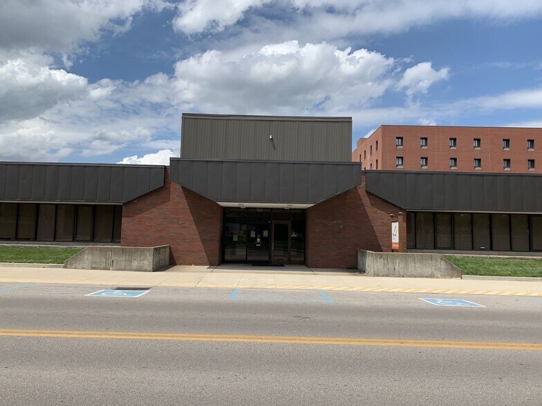 More Photos Of 615 W Virginia St, Evansville Medical For Sale