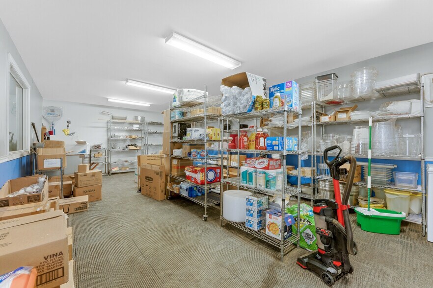 More Photos Of 949 Canyon Rd, Morgantown Flex For Lease