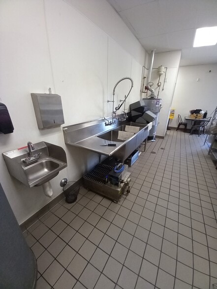 More Photos Of 641 N Main St, Corona Freestanding For Lease