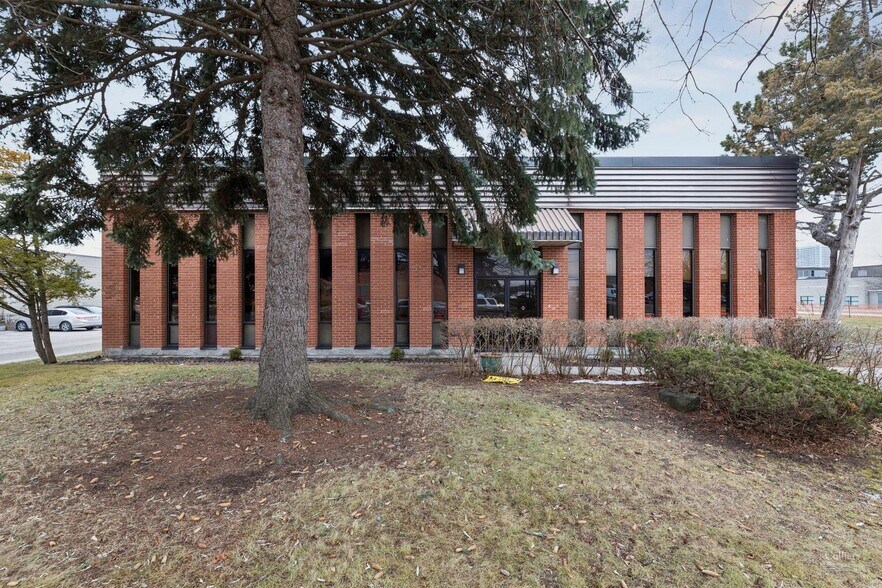 More Photos Of 926 Dillingham Rd, Pickering Warehouse For Lease