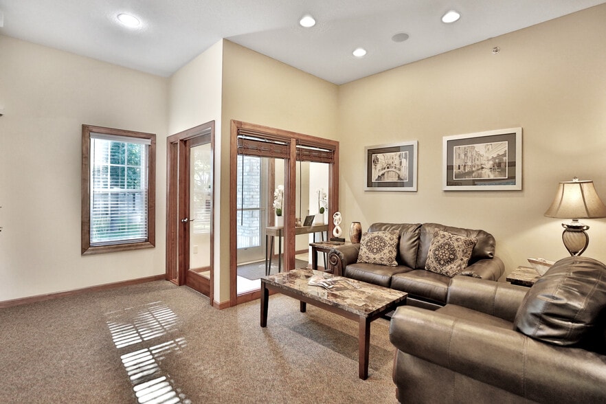 More Photos Of 2191-2195 Northdale Blvd NW, Coon Rapids Office For Sale