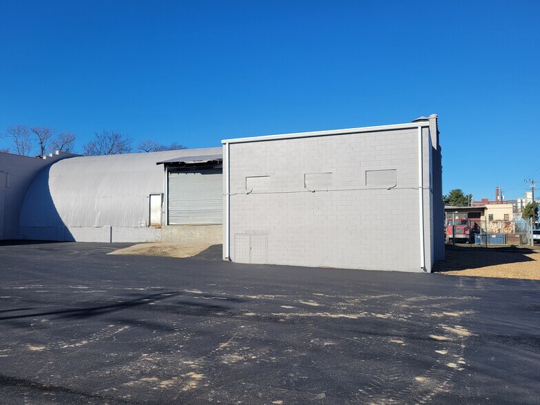 More Photos Of 815 Dinwiddie Ave, Richmond Warehouse For Lease