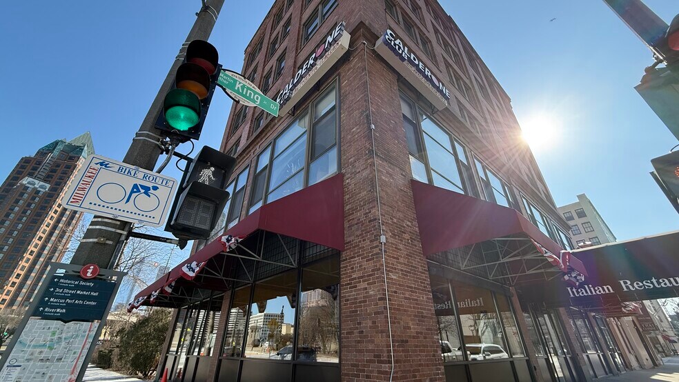 More Photos Of 840-842 N Doctor M.L.K. Jr. Dr, Milwaukee Office For Lease