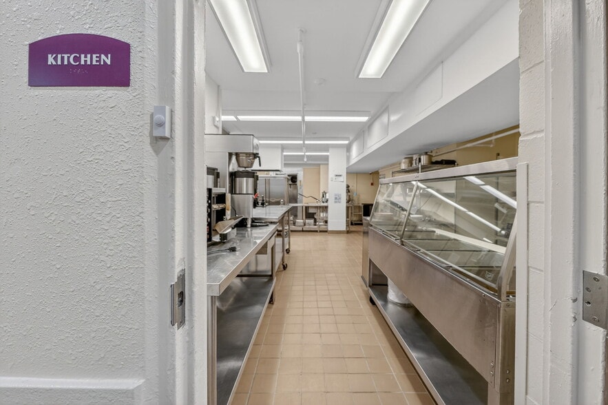 More Photos Of 106 Hospital Dr, Smithville Assisted Living For Sale