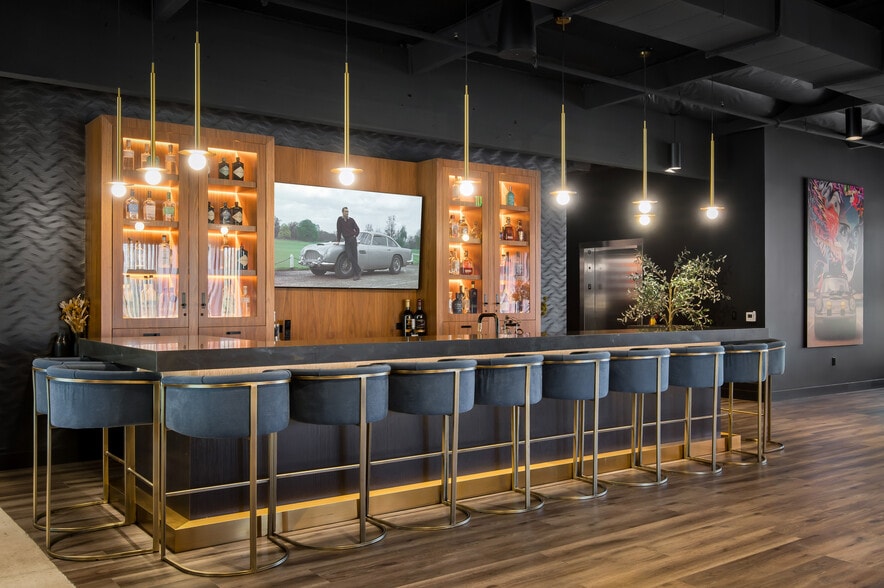 More Photos Of 3080 Airway Ave, Costa Mesa Showroom For Sale