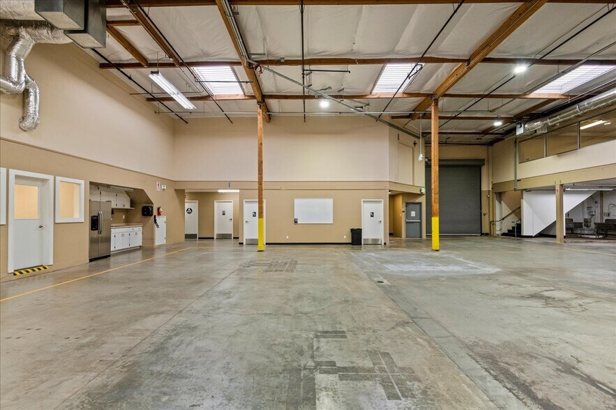 More Photos Of 901 Shasta St, Redwood City Warehouse For Lease