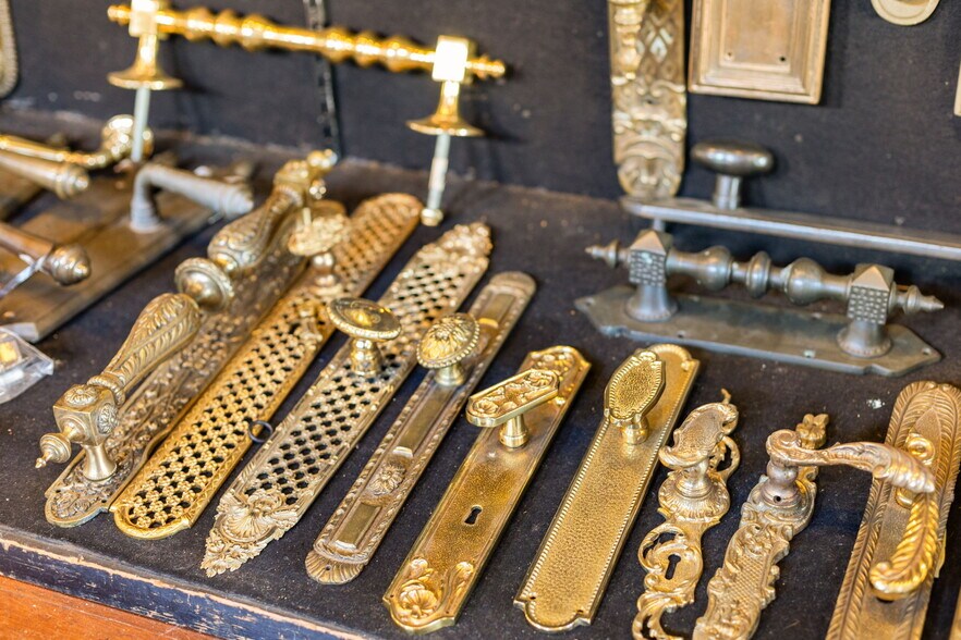 More Photos Of 1901 W Alabama St, Houston Freestanding For Sale