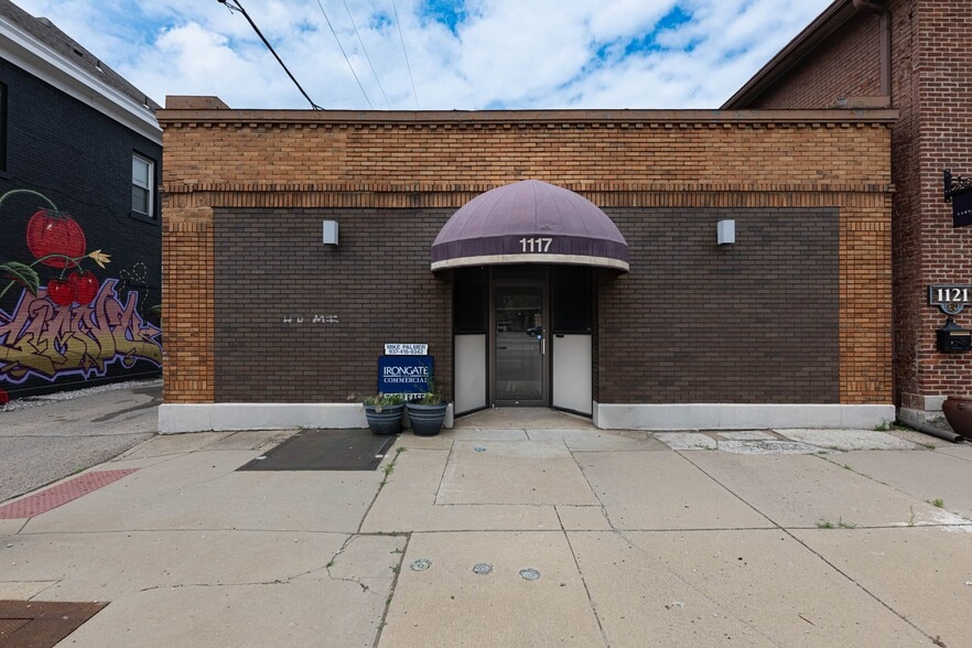 More Photos Of 1117 E 3rd St, Dayton Storefront Retail Office For Lease