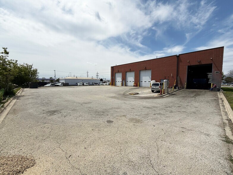 More Photos Of 1461 Busse Rd, Elk Grove Village Auto Repair For Sale