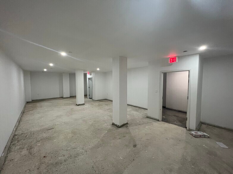 More Photos Of 250 Manhattan Ave, Brooklyn Apartments For Sale