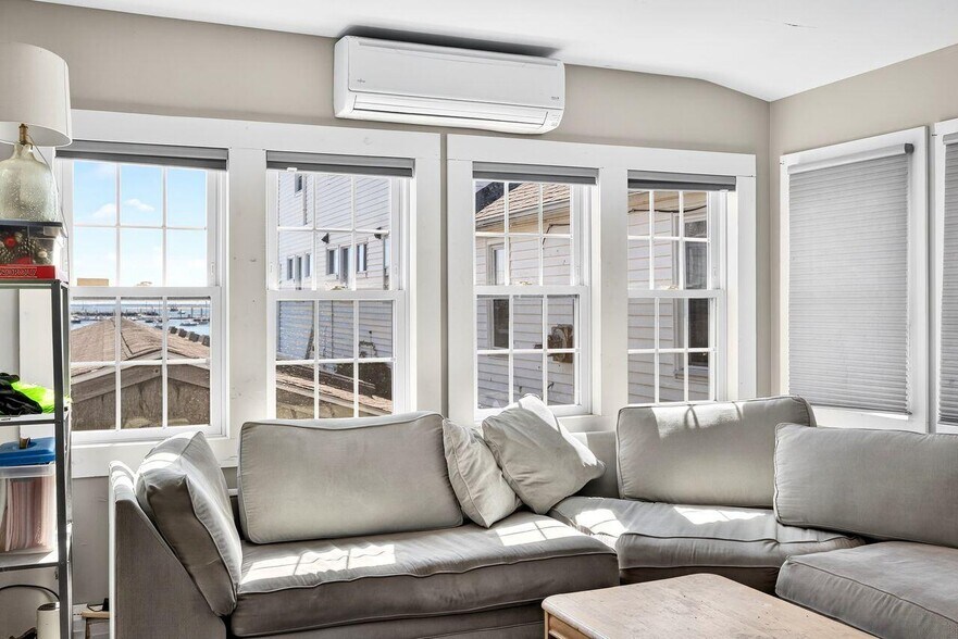 More Photos Of 269-271 Commercial St, Provincetown Storefront Retail Residential For Sale