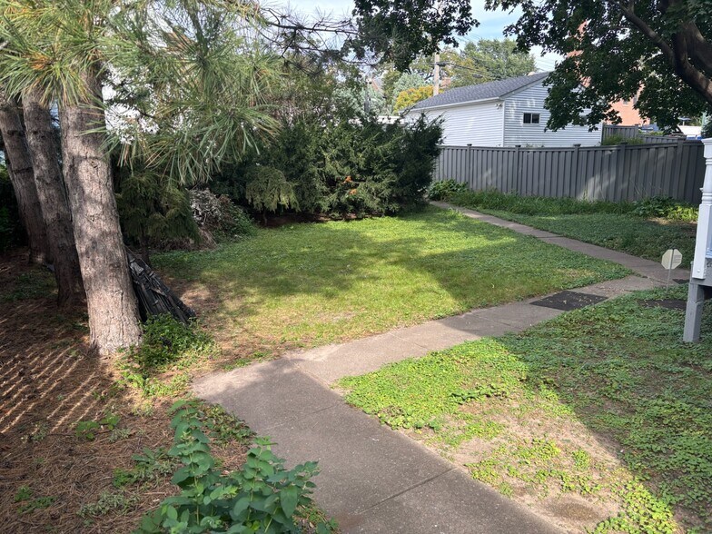 More Photos Of 1033 Grand Ave, Saint Paul General Retail For Sale