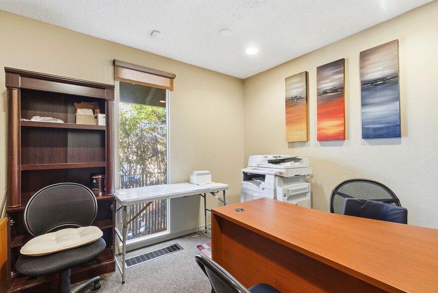 More Photos Of 9055 SW Beaverton Hillsdale Hwy, Portland Office For Lease