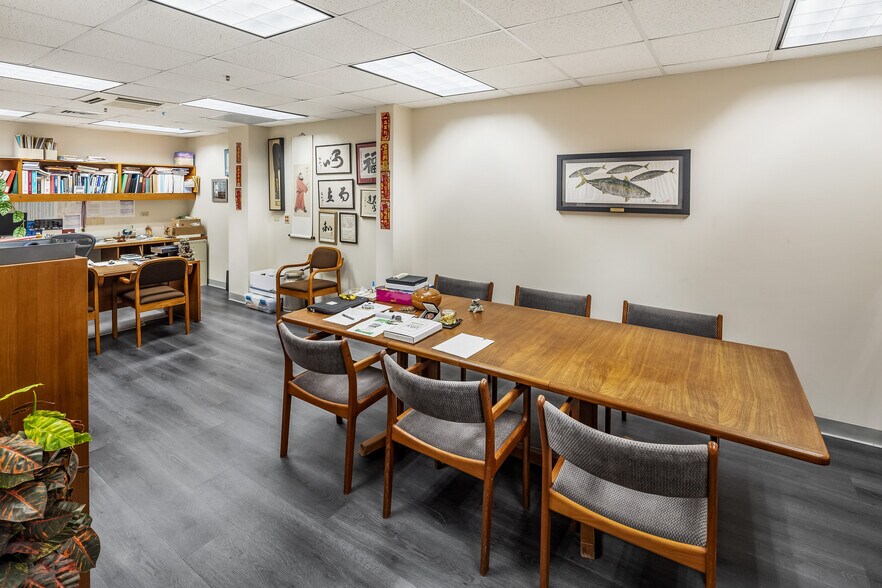 More Photos Of 501 Sumner St, Honolulu Warehouse For Sale