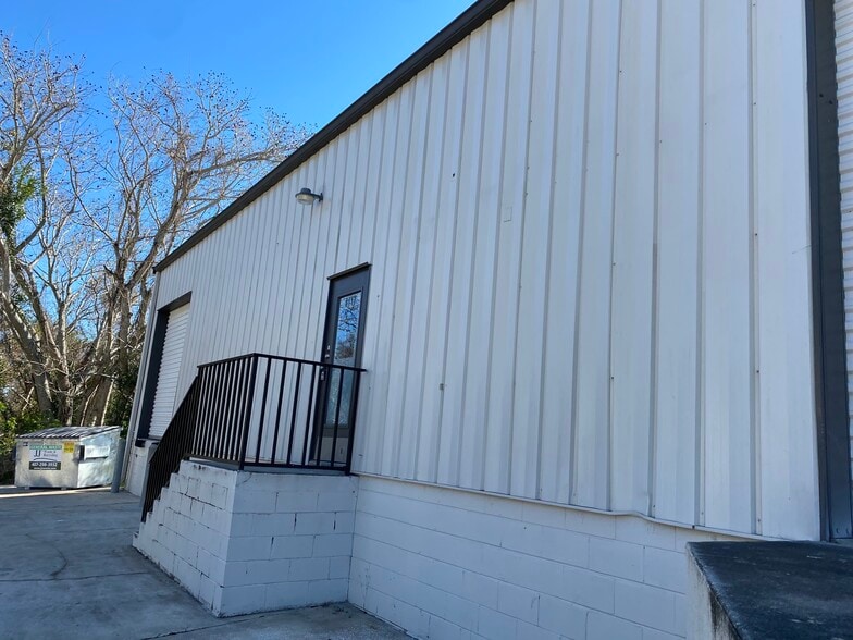 Primary Photo Of 735 Industry Rd, Longwood Warehouse For Lease