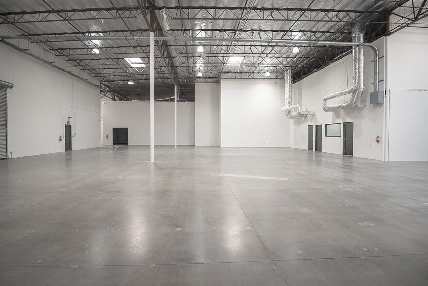 More Photos Of 2320 Cousteau Ct, Vista Light Manufacturing For Lease