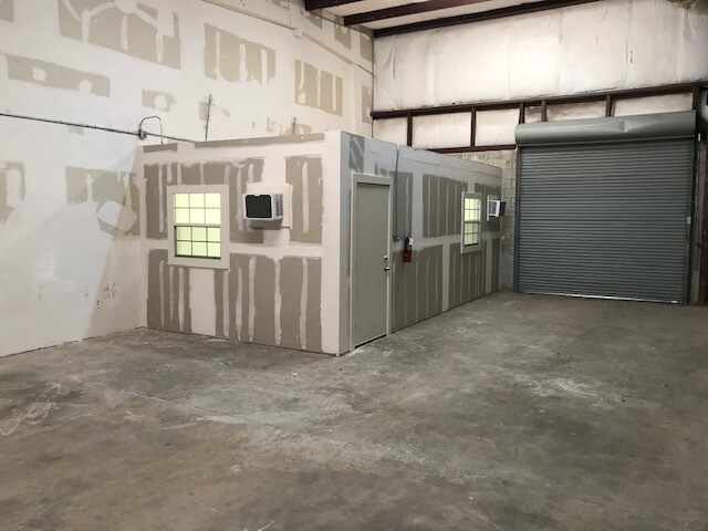 More Photos Of 200-224 N McColl Rd, McAllen Showroom For Lease