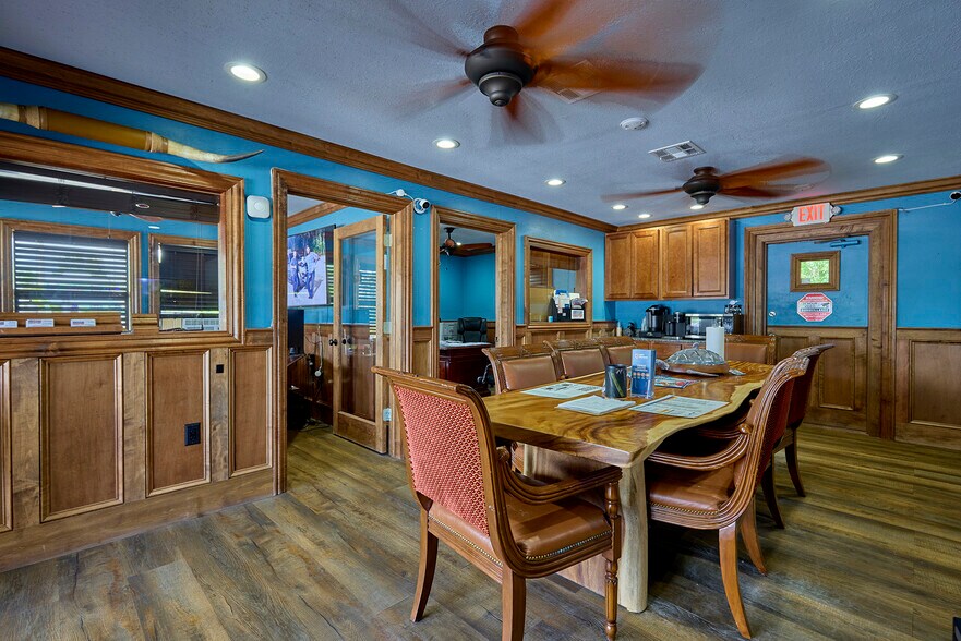 More Photos Of 2155 NE Federal Hwy, Stuart Auto Dealership For Lease