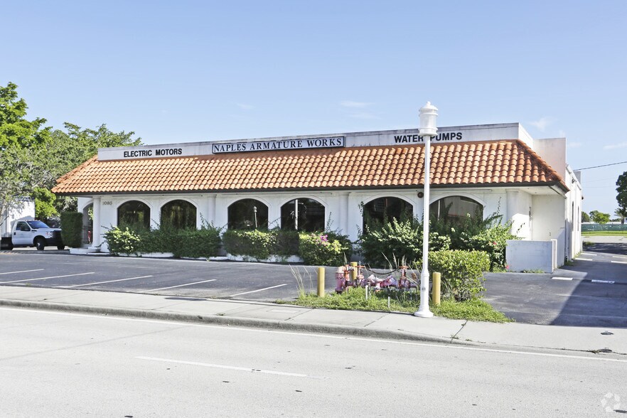 Primary Photo Of 1095 5th Ave S, Naples Showroom For Lease