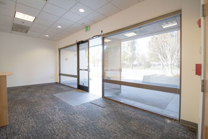 More Photos Of 388 Oakmead Pky, Sunnyvale Service For Lease