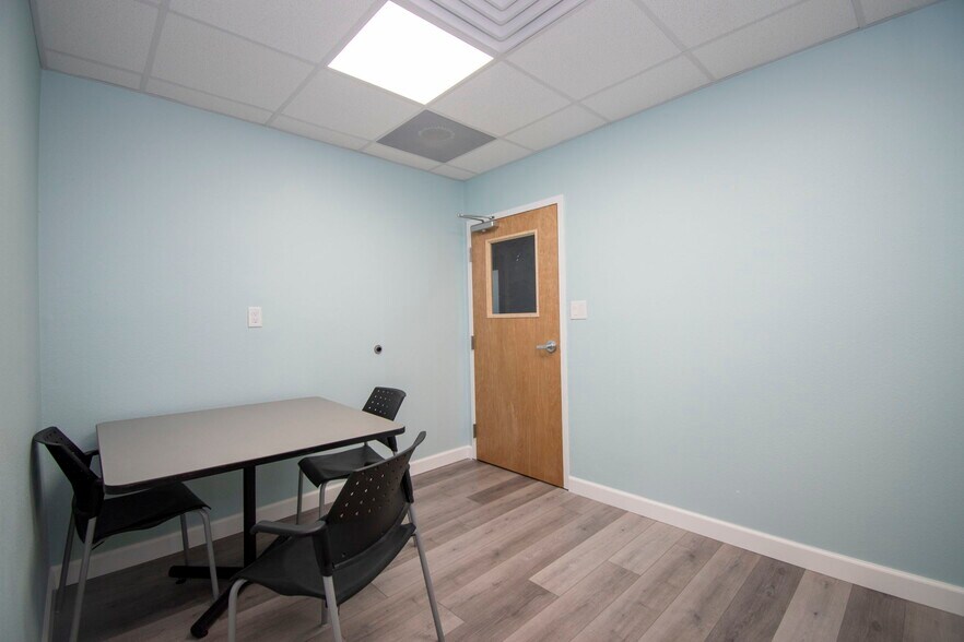 More Photos Of 4535 Tamiami Trl, Port Charlotte Office For Lease