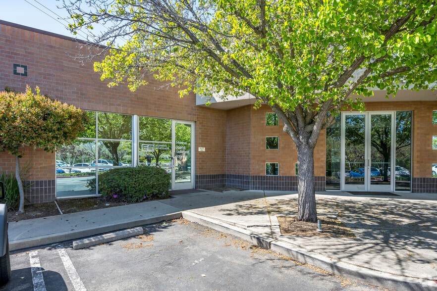 More Photos Of 1741 E Roseville Pky, Roseville Medical For Lease