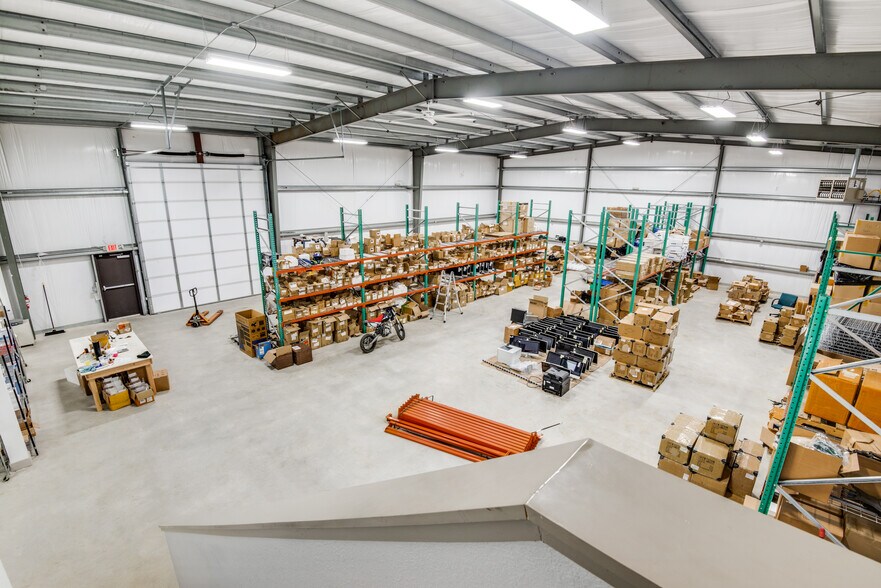 More Photos Of 1115 Jc Ln, Pilot Point Warehouse For Lease